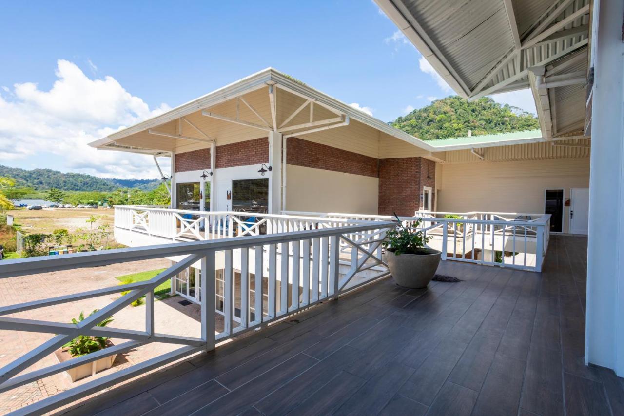 Amaka Ocean Living Lodge โกลฟิโต ภายนอก รูปภาพ